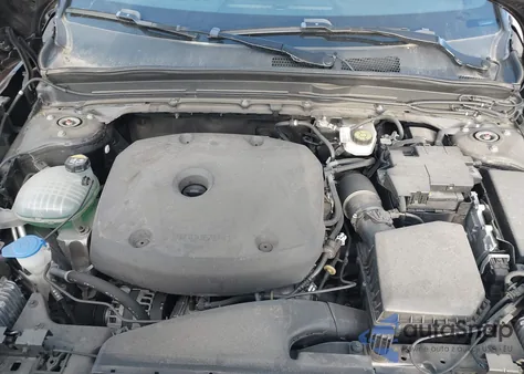 2021 Volvo Xc40 T5 R-Design z USA, uszkodzony, nr VIN YV4162UMXM2502050